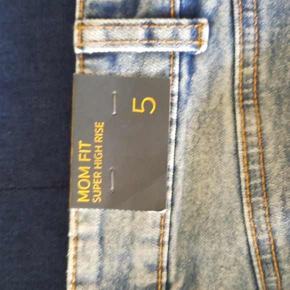 Jeans - Picture 3 of 3
